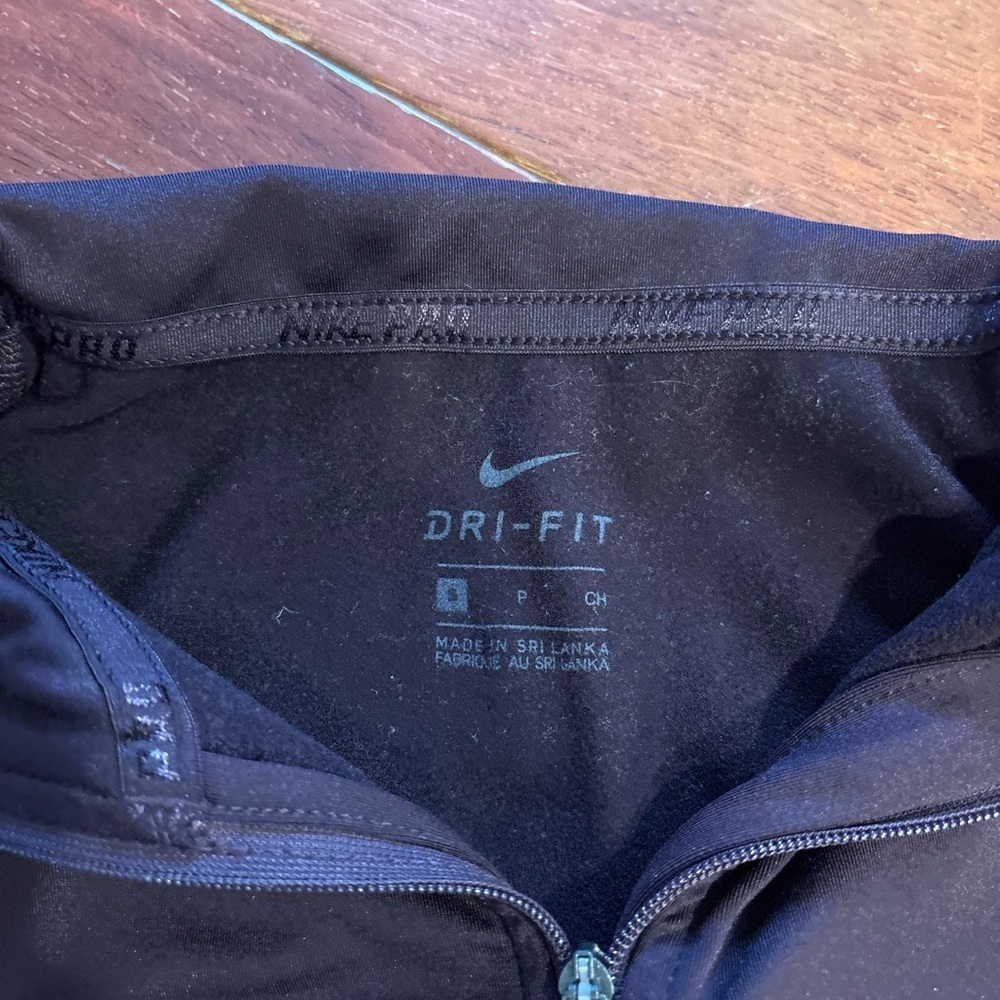 Nike maroon Dri-FIT Performance Jacket - Picture 2 of 3